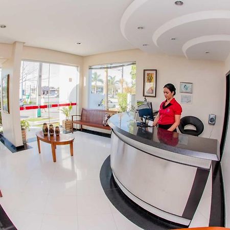 Hotel Oceania إيونابوليس المظهر الخارجي الصورة
