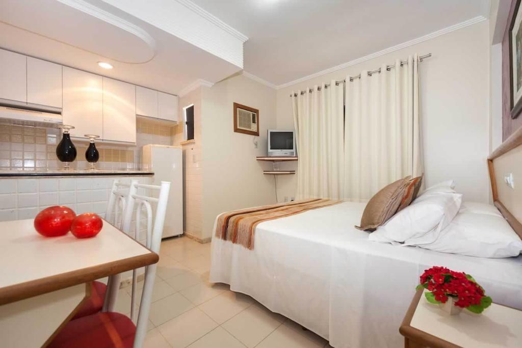 Hotel Oceania إيونابوليس الغرفة الصورة