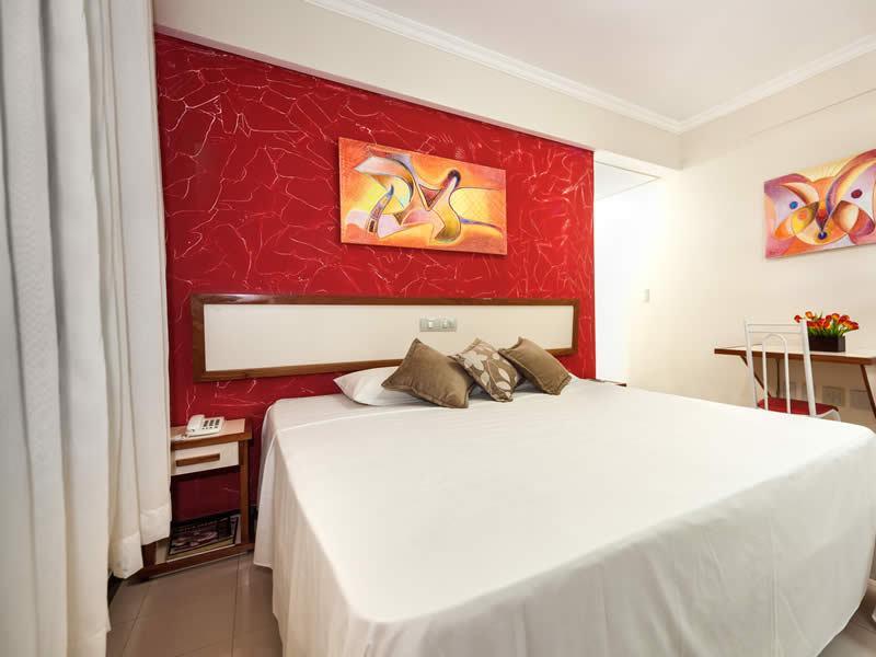 Hotel Oceania إيونابوليس الغرفة الصورة