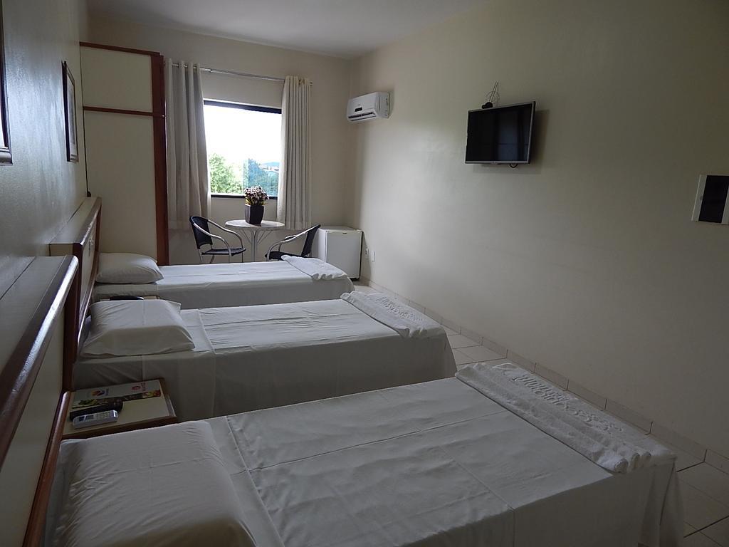 Hotel Oceania إيونابوليس الغرفة الصورة